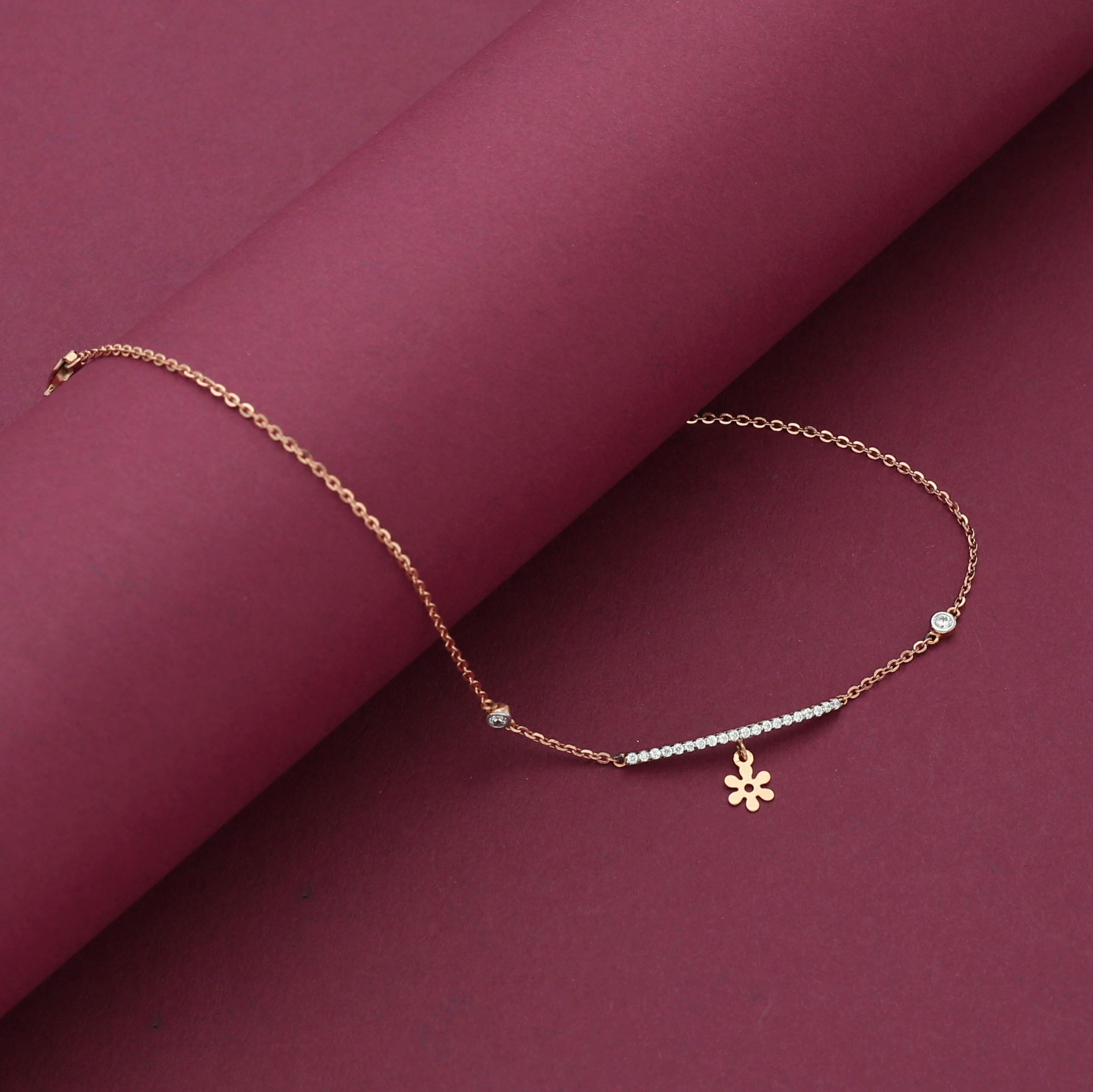 Exquisite Ins Fashion Design Gold Hand Bracelet for Girls with Simplicity -  China Bracelet and Fashion Bangle price | Made-in-China.com
