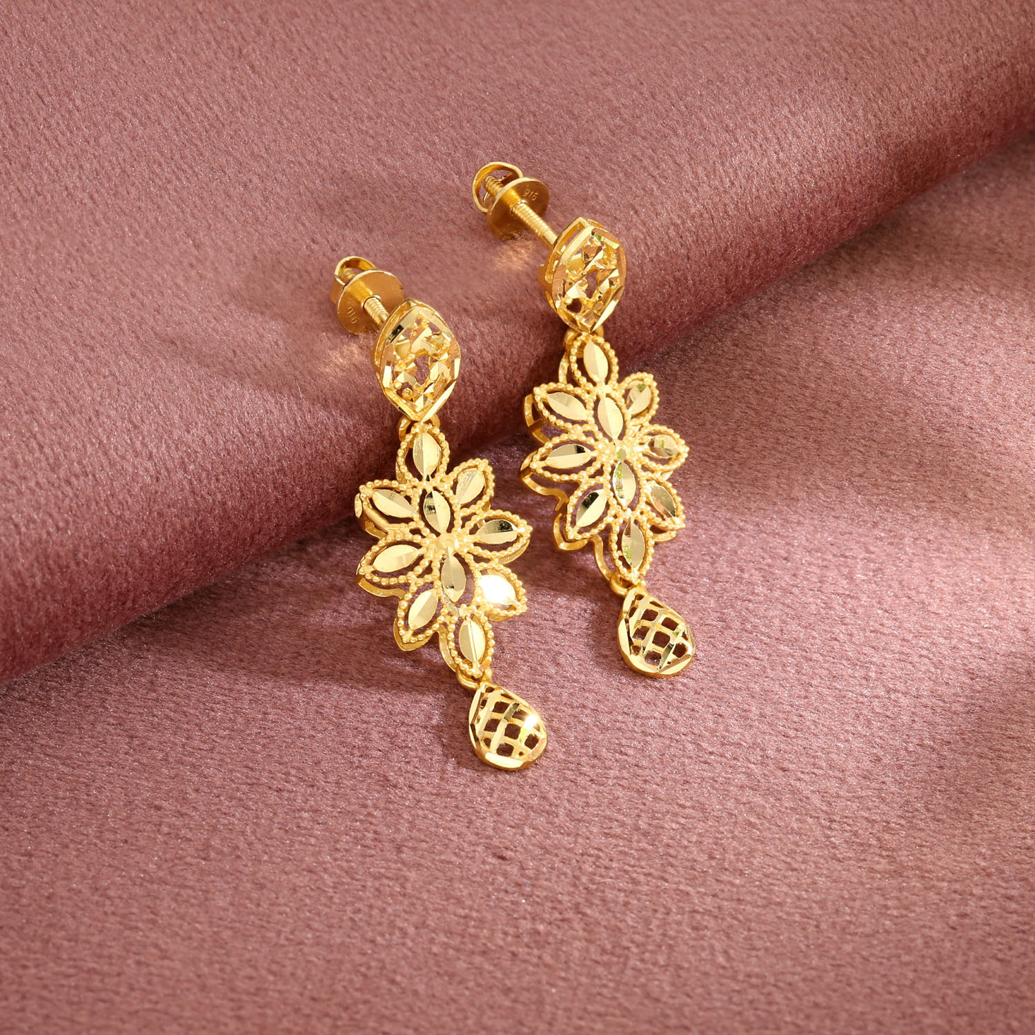 Gold earrings malabar online