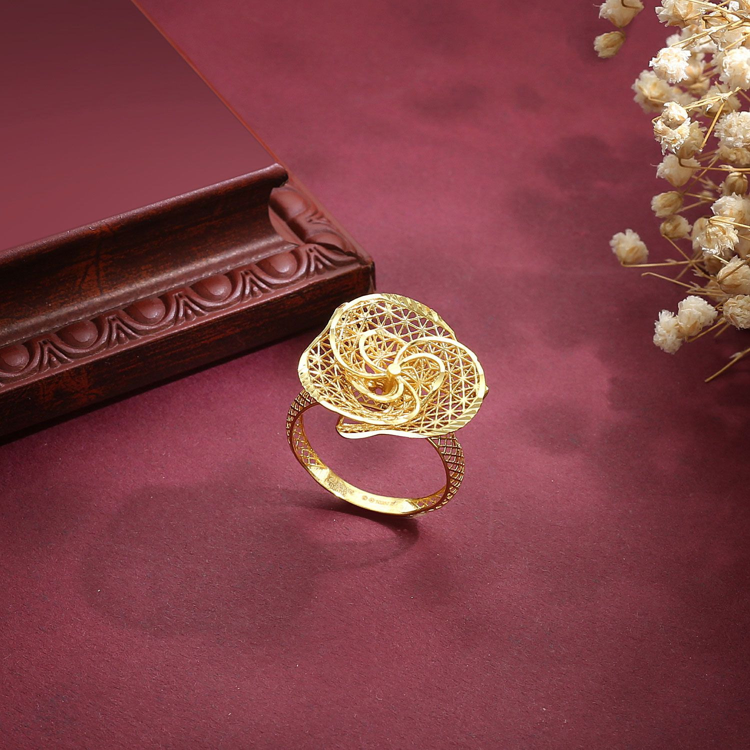 Buy Malabar Gold 22 KT Gold Cocktail Ring for Women Online