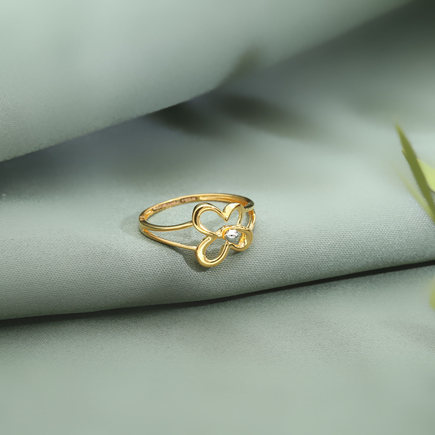 Buy Malabar Gold Ring FRDZL21716 for Women Online | Malabar Gold & Diamonds