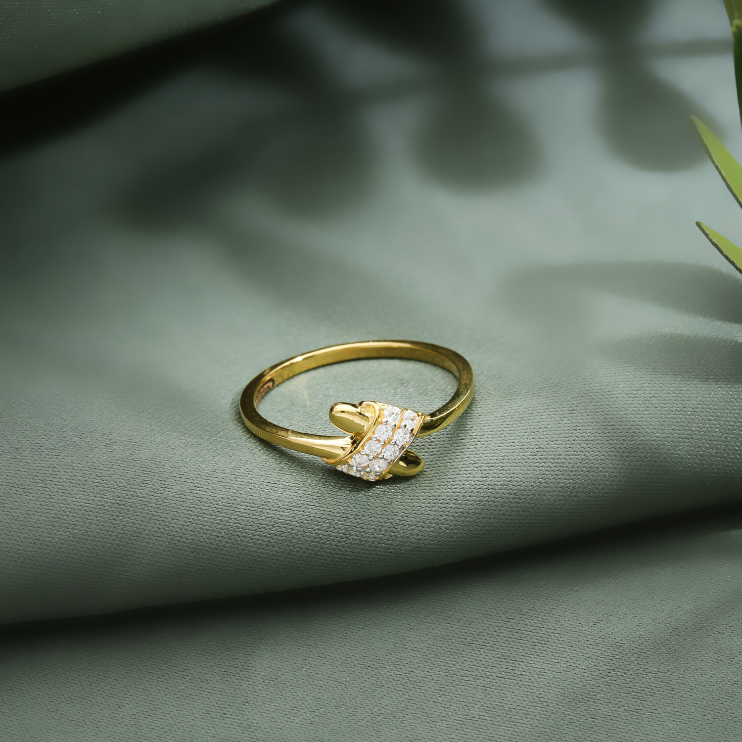 SARANYA DIAMOND Ring For Women - EFIF Diamonds – EF-IF Diamond Jewellery