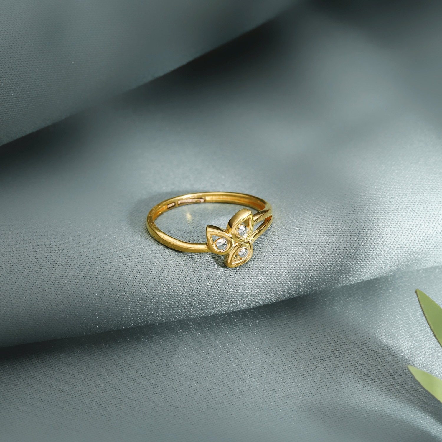 Buy Malabar Gold Ring USRG3649382 for Women Online | Malabar Gold & Diamonds