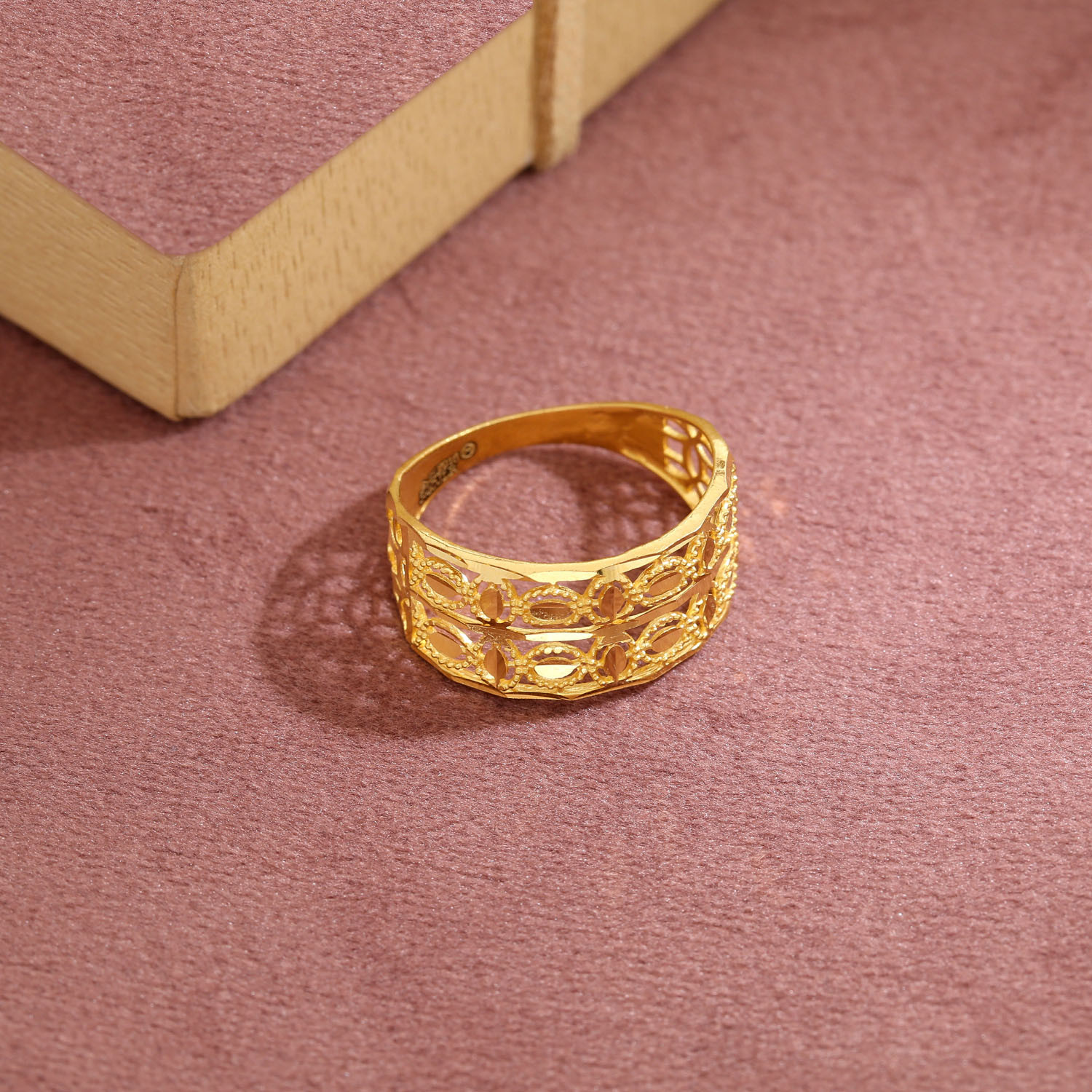Malabar Gold & Diamonds Malabar Gold and Diamonds 22k (916) Yellow Gold Ring  for Women : Amazon.in: Fashion