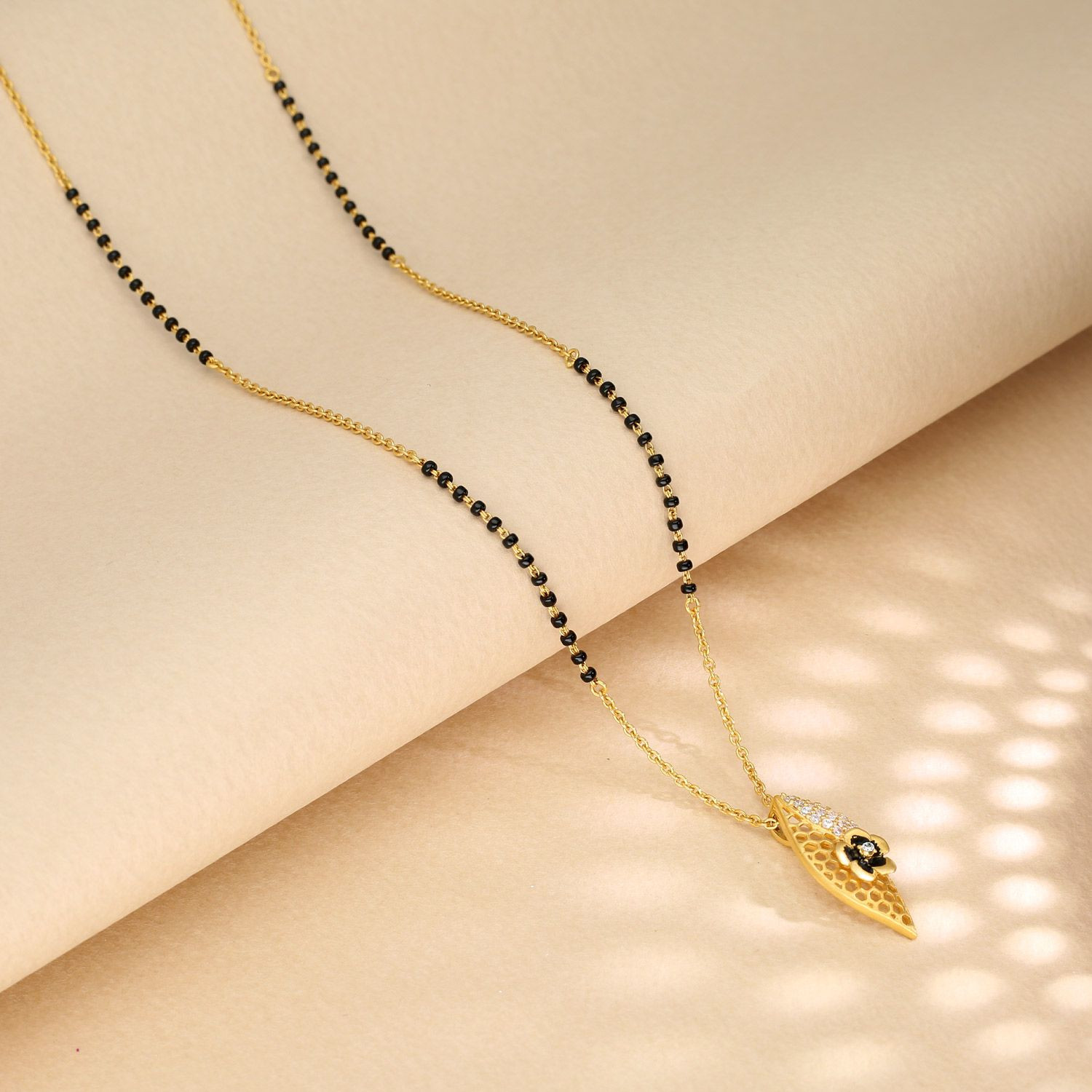 Buy Malabar Gold 22 KT Gold Short Mangalsutra for Women Online