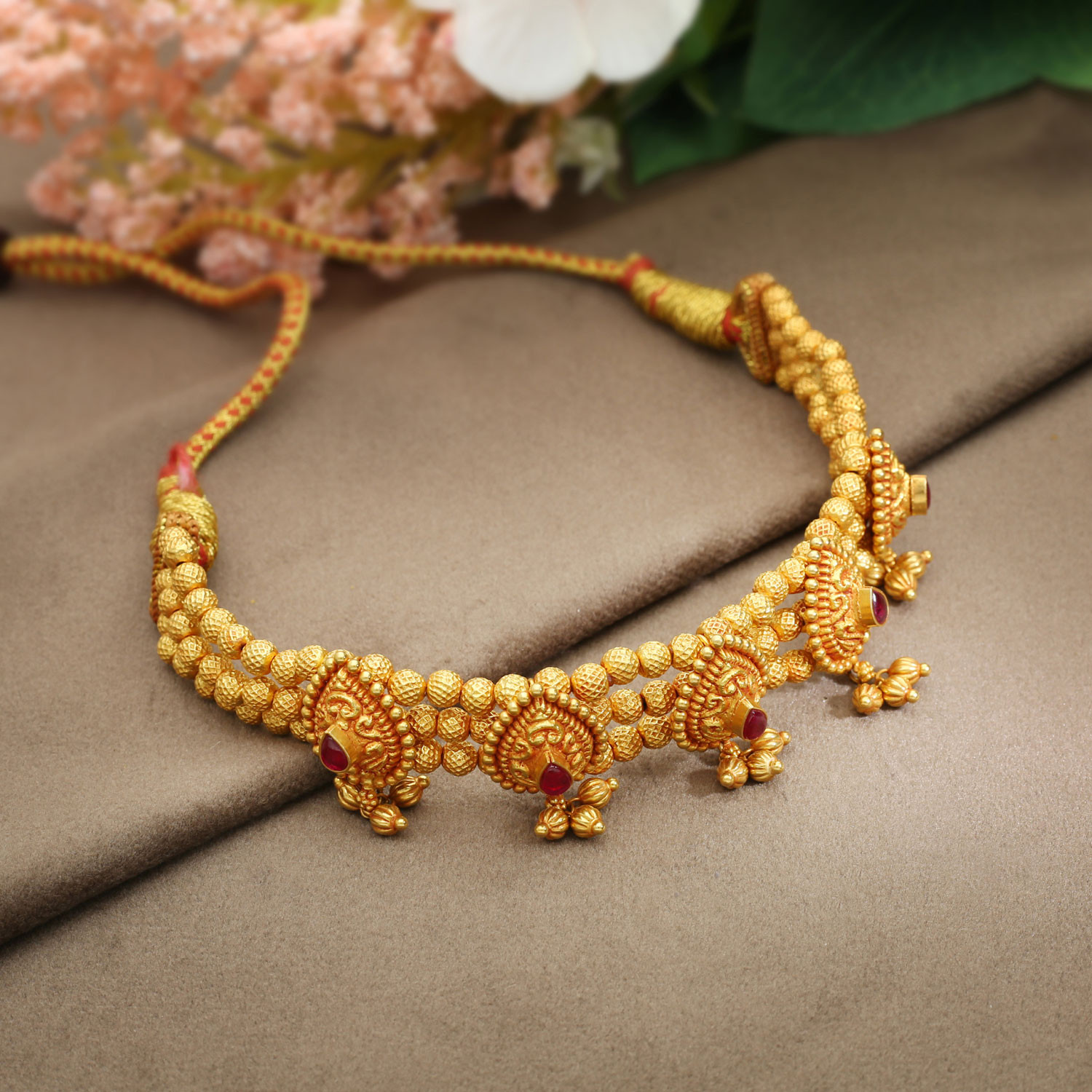 Latest Gold Choker Necklace Designs | Light weight bridal gold choker  necklace | Bridal necklace designs, Gold earrings designs, Choker necklace  designs