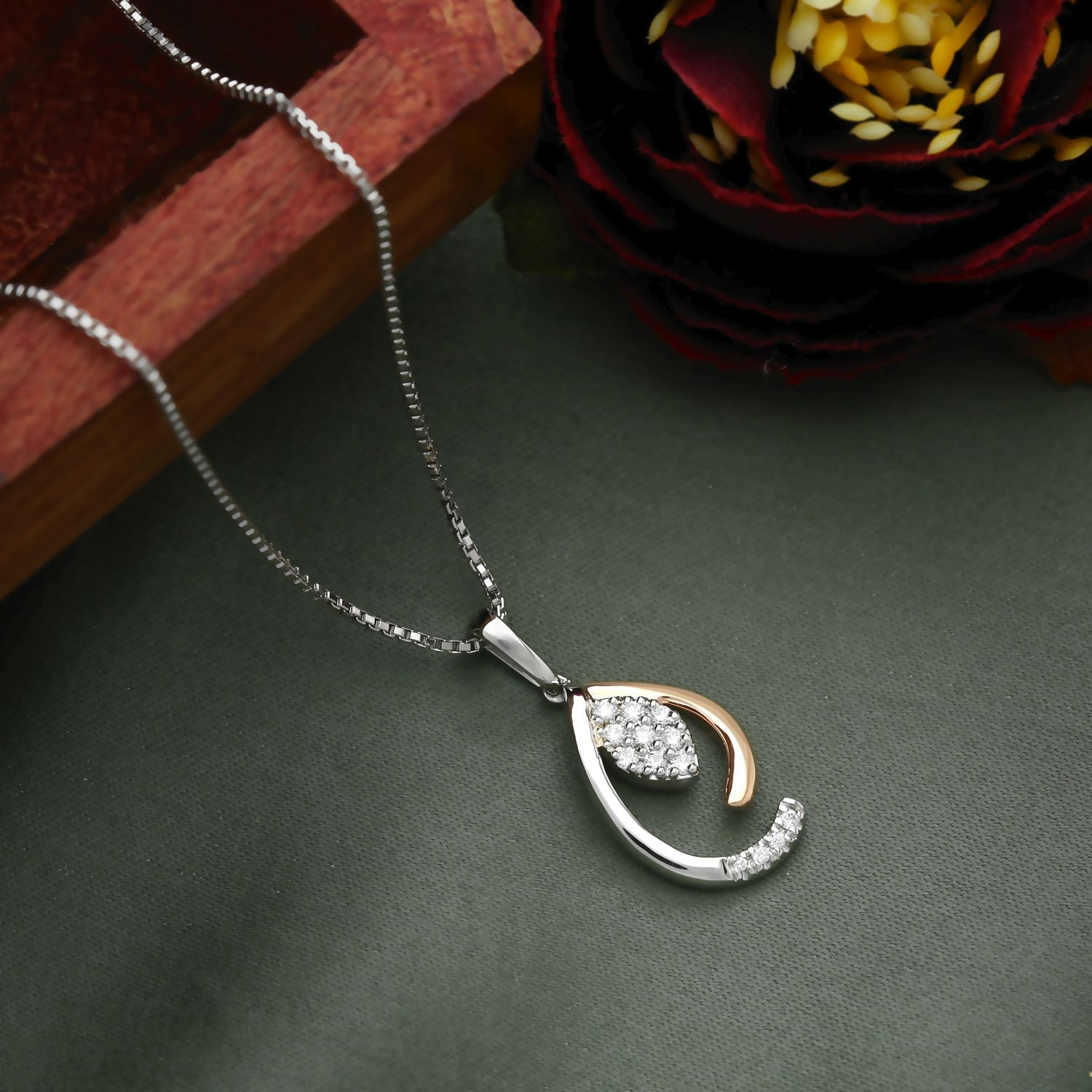Buy Mine Platinum PT 950 Two Tone Purity Casual Pendant for Women Online