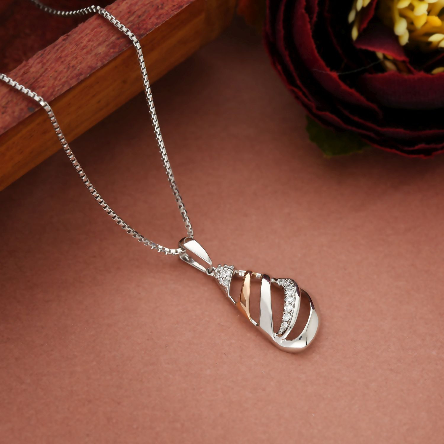Platinum pendant sales for girl