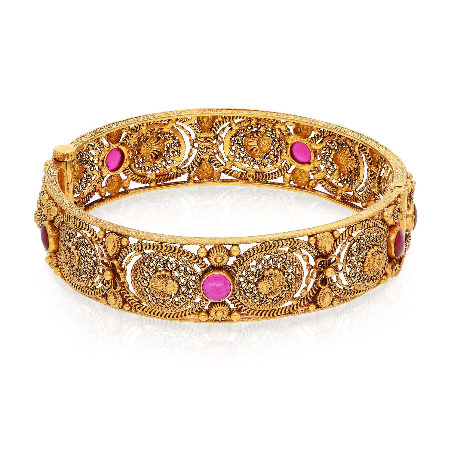 Divine Gold Bangle BNCHT42832