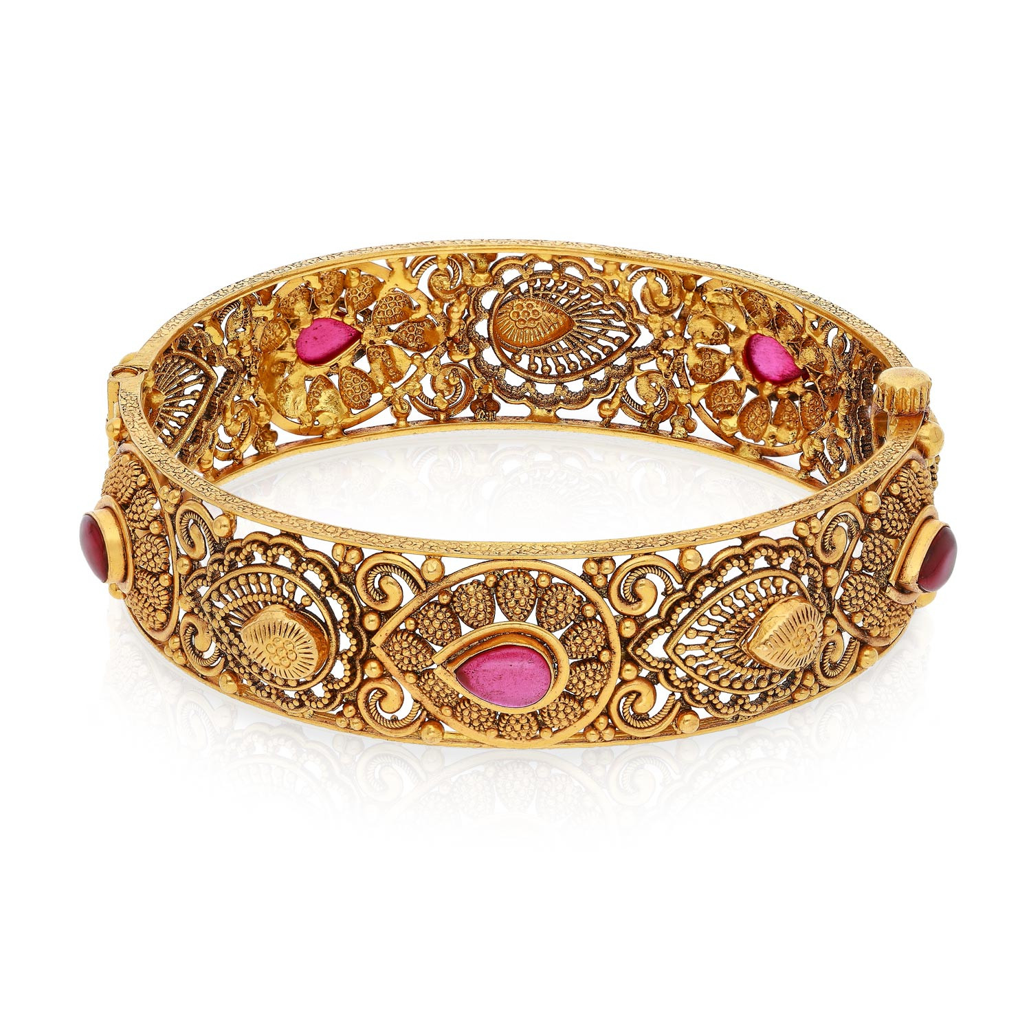 Divine Gold Bangle BNCHT42833