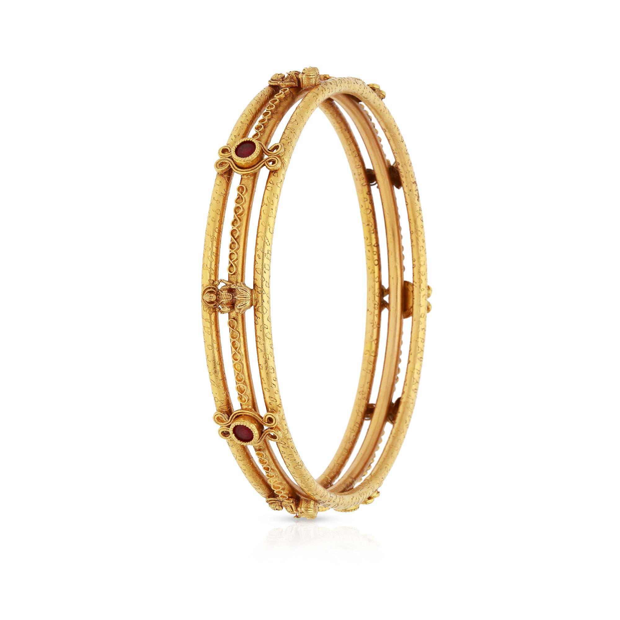 Divine Gold Bangle BNCHT43138