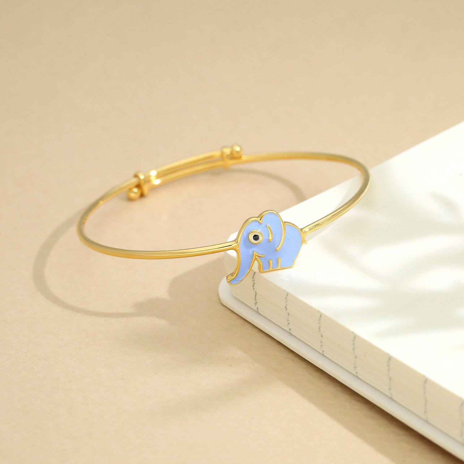 Starlet Gold Oval Bangle BNDZL46201
