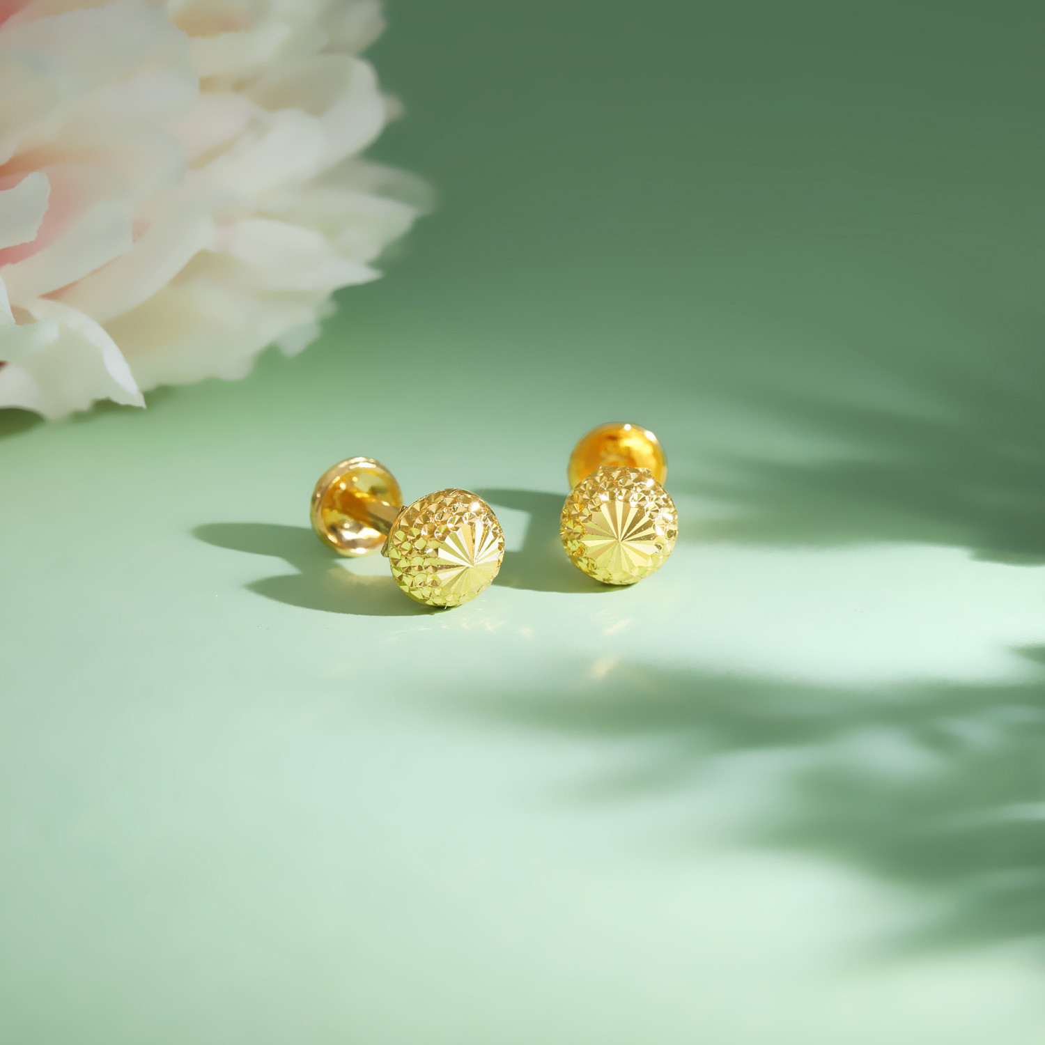 Malabar Gold Studs Earring ERZNS44136