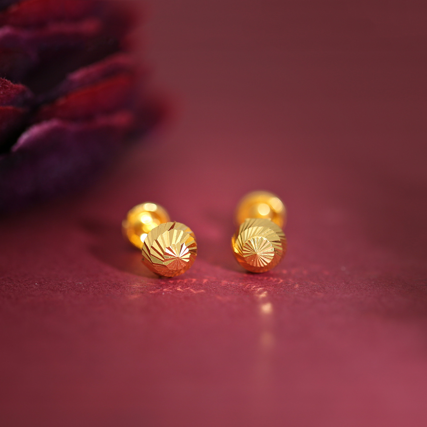 Malabar Gold Studs Earring ERZNS44137