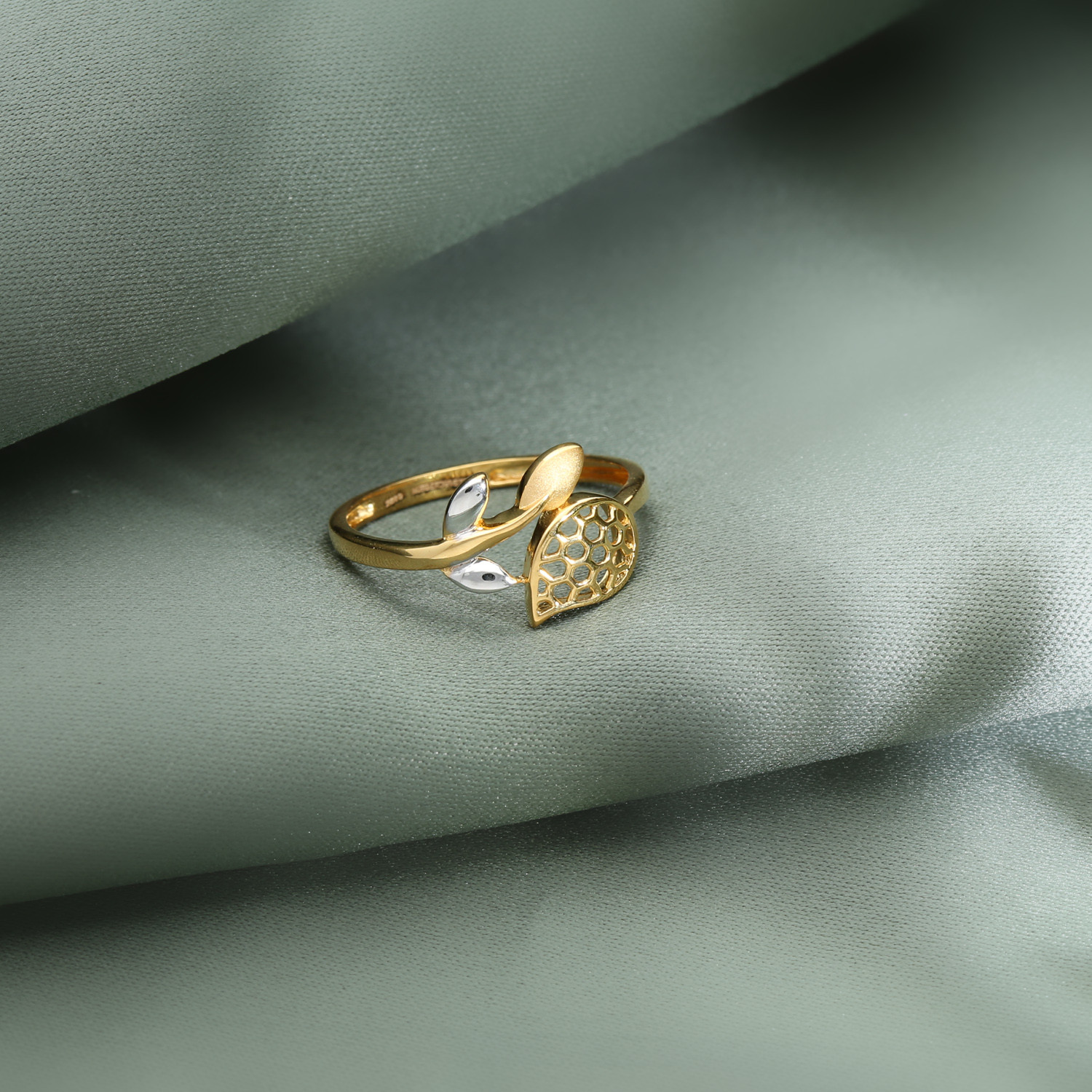 Malabar Gold Ring FRDZL24526