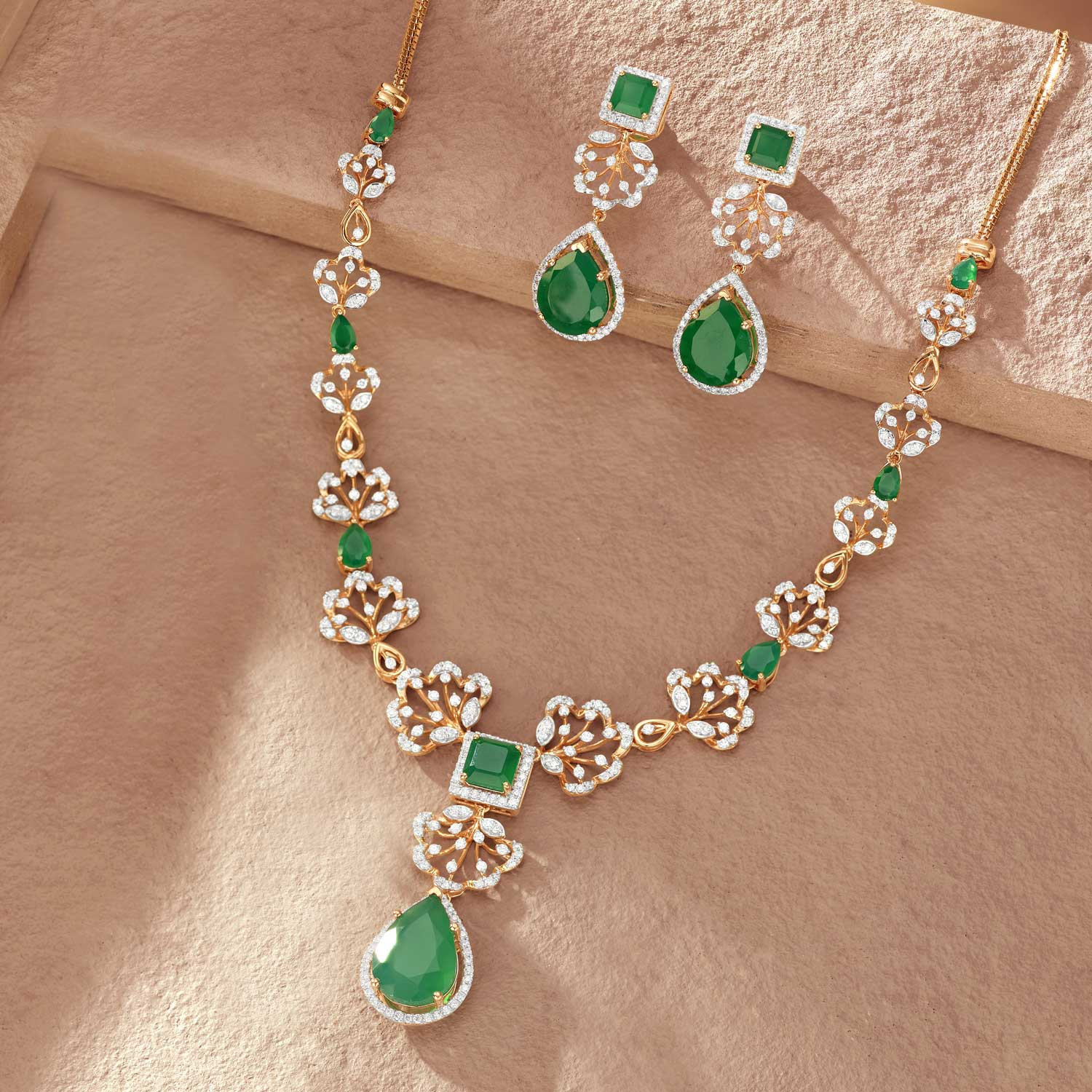 Malabar gold and diamonds pendants deals