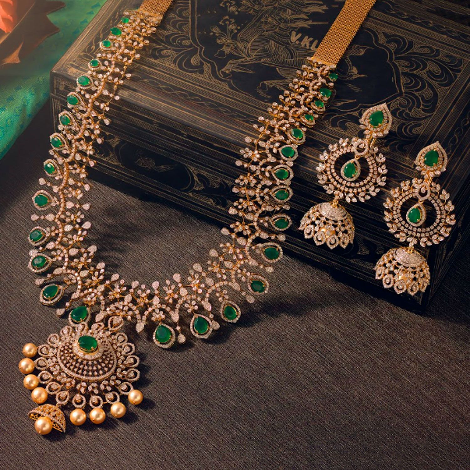 Mine Diamond Necklace FSET-438-HR