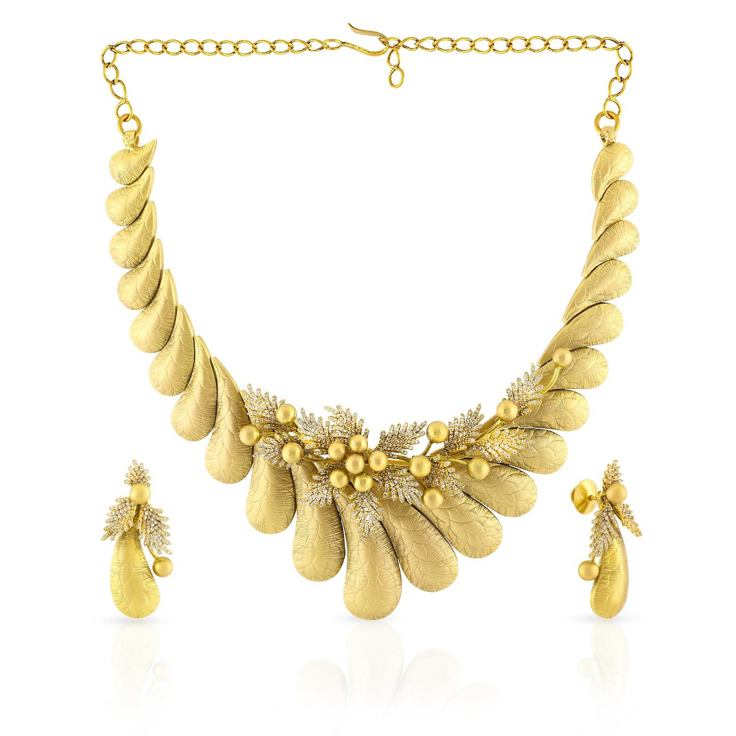 Ethnix Gold Necklace Set NSNKSHSTSD7818